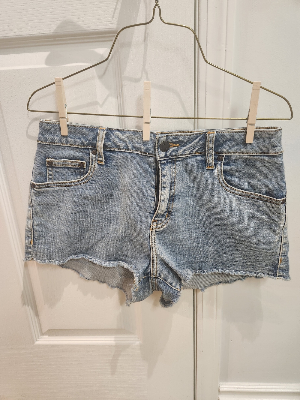Sunday Best Light Wash Denim Cut-off Shorts GUC